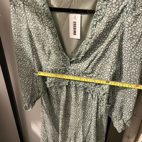 Ruffled Long Sleeve Green and White Dress - Picture 6 of 12